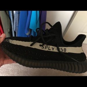 Yeezy Boost 350 v2 Core Black